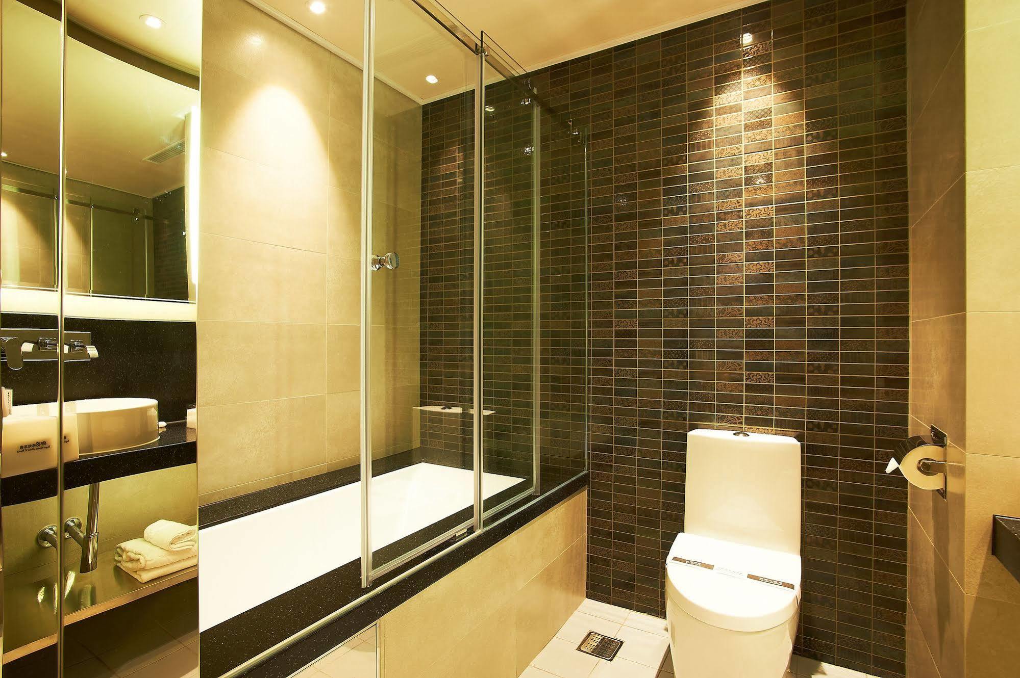 Royal Group Hotel Bo Ai Branch Kaohsiung Esterno foto