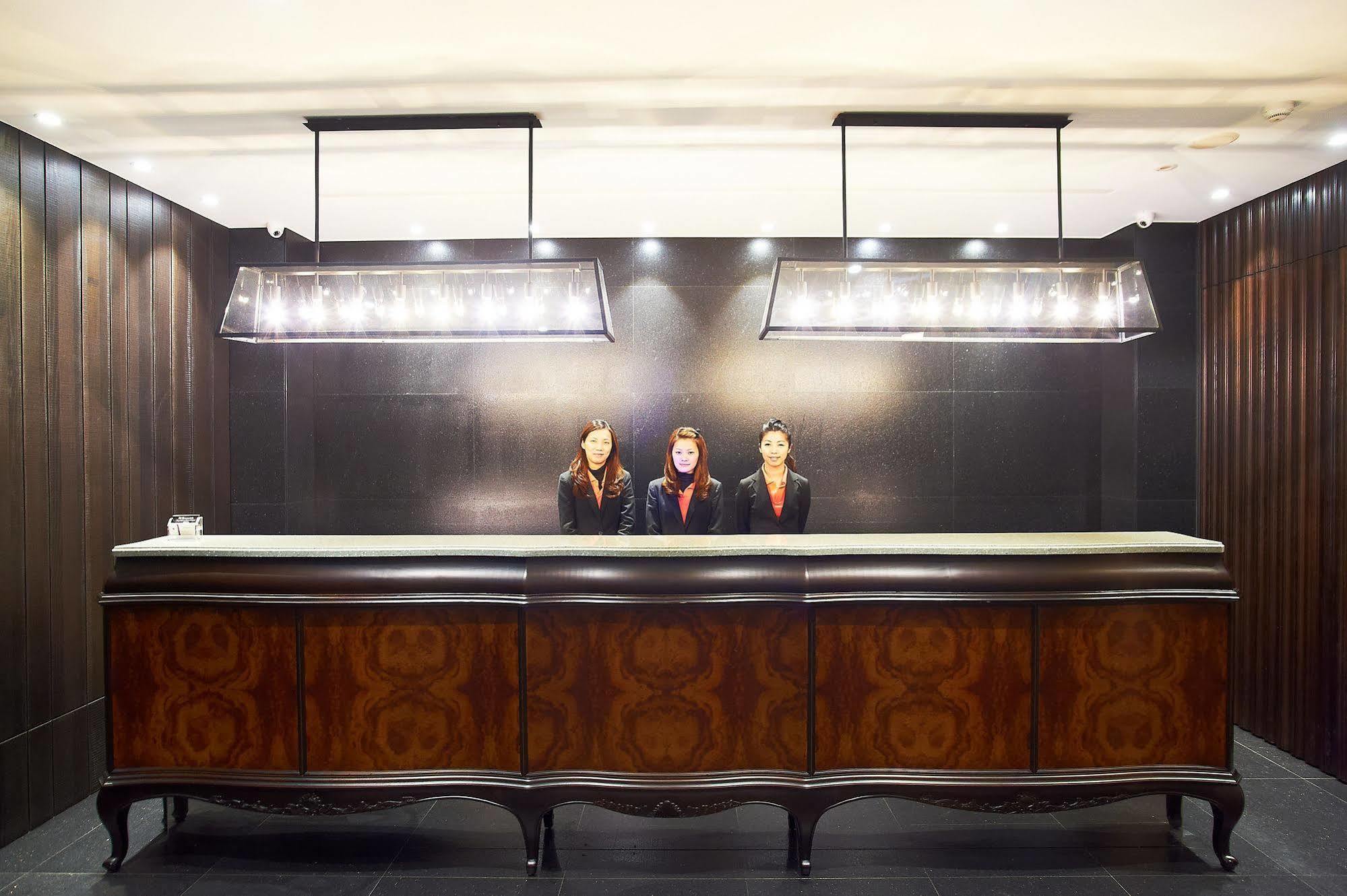 Royal Group Hotel Bo Ai Branch Kaohsiung Esterno foto
