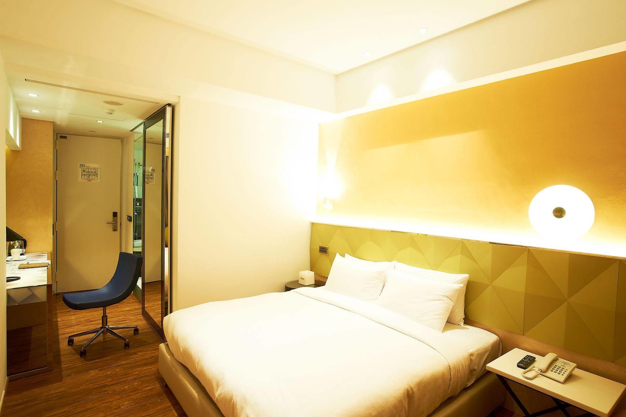 Royal Group Hotel Bo Ai Branch Kaohsiung Esterno foto